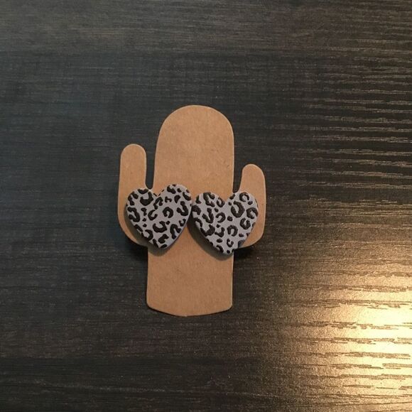 Leopard print heart earrings  - Picture 2 of 3